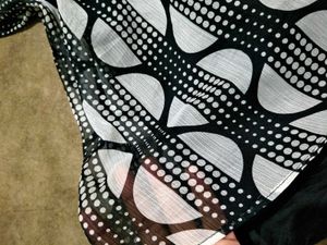 Chic Black &amp; White Top