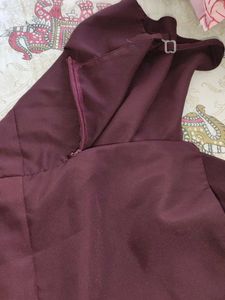 Elegant Burgundy Maxi Dress