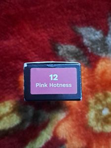 Pilgrim Matte Me Up! Lipstick Colour 12 Pink Hotne