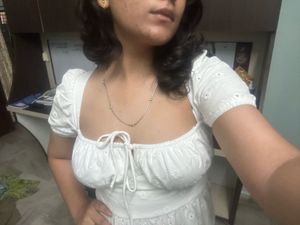 🤍 White Eyelet Puff-Sleeve Mini Dress – Size M 🤍