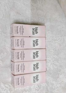 Benefit Cosmetics - High Beam Highlighter
