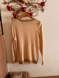 Levis Women Beige Color Self Design Sweatshirt