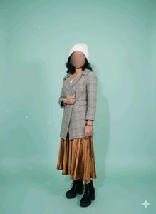 Women’s Classic Checked Winter Overcoat – Mid-Leng