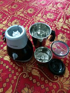 NEW NUTRIPRO MIXER GRINDER WITH 2 STAINLESS JARS