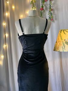 Elegant Black Velvet Mini Dress