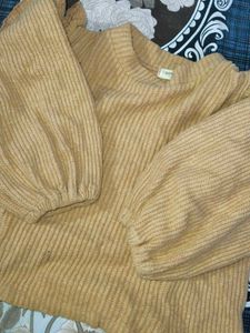 Ruffled Sleeve Ribbed Top