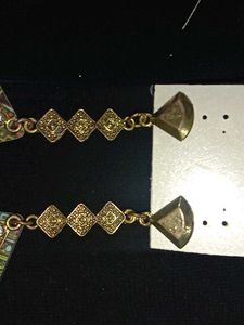 RUHI Drop Earrings