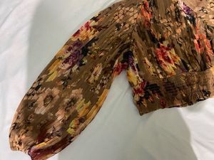 Guess Bianca Floral Print Top( BRAND NEW)