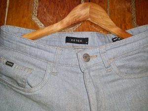 Men's Light Wash Straight Fit Jeans