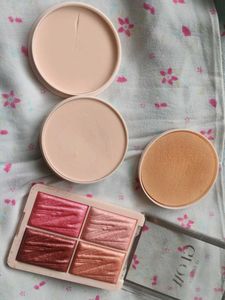 Eyeshadow With Compact Free