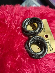 Black  Flower Earrings Pack Of 6