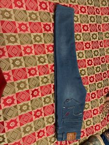 Men’s Slim Fit Blue Denim Jeans by Spykar – Light