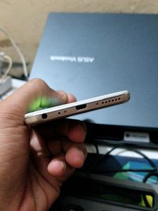 Vivo Y 35 4/64 At Good Conditions No Scratch On Sc