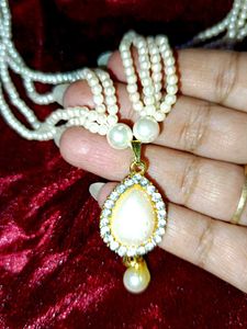 White Pearl Necklace