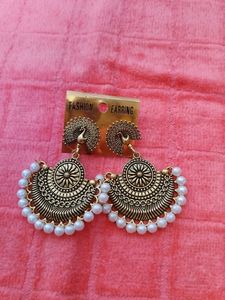 Beautiful Deziner Earring
