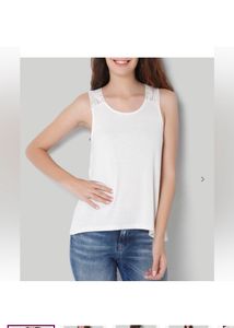 ONLYSleeveless T-shirt with Back Lace Panel