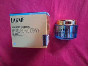 Lakme Hyaluronic Dewy Gel Creme