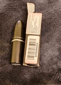 Mac Creme Lipstick