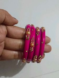 Handmade Woolen Bangle,4 Kanch Ke Aur 1pair Metal