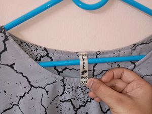 Patterned Gray Top