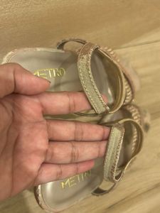 Metro Heels (UK 4)