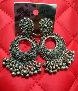 Silver-Toned Oxidised Crescent Shaped Chandbalis