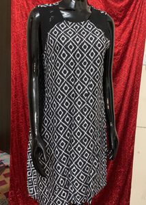 Black And White Sleeveless Top