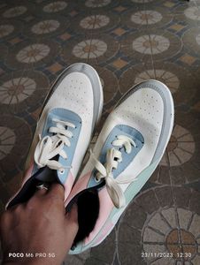 Sneaker Shoe