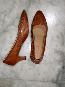 Shoe Point Heel
