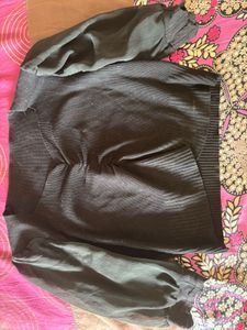 Black Crop Top - Stylish &amp; Trendy