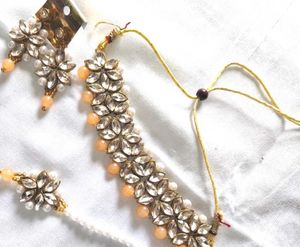 Elegant Kundan Jewelry Set