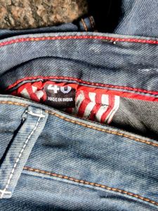 Like New Stylish Blue Denim Jeans