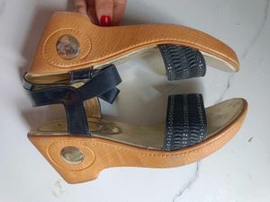 Sandles 7 Size