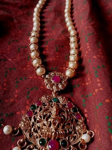Pearl Chain With Lakshmi Devi (Locket)