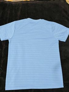 Men&#39;s light blue striped tee