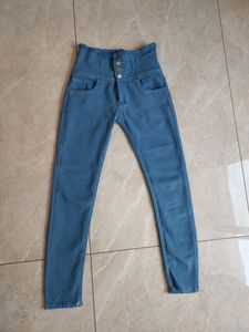 High Waisted Jeans