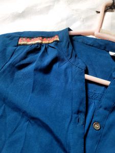 women blue tunic