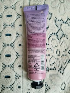 Korean skincare - Cherry blossom Hand cream