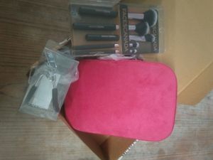 Faces Canada jewellery Box And Eyelash Cu