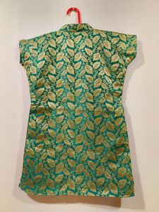 Green Leaf Printed Short Kurti For Girl