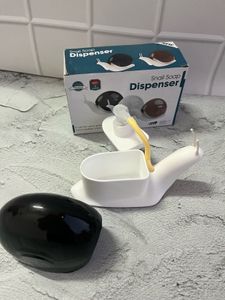 Snail Liquid Dispenser