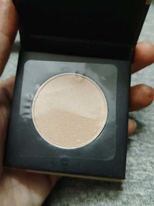 Faces Canada Highlighter