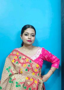 Elegant Ethnic Dhakai Jamdani saree