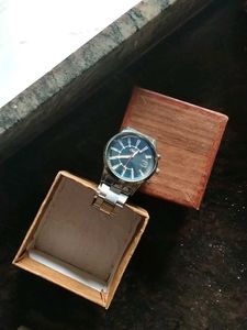 Elegant Silver Wristwatch