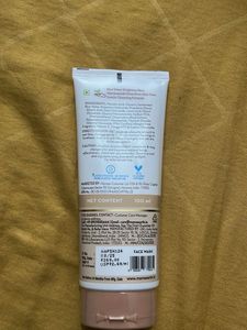 Mamaearth Rice Dewy Bright Face Wash