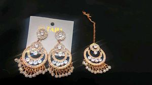 Earrings with Mang Tika
