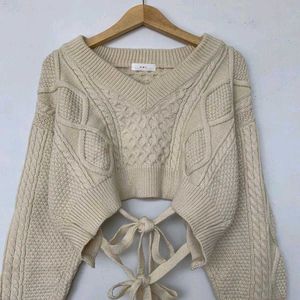 Sweater With Knot