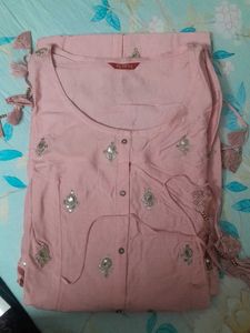Elegant Pink Embroidered Kurta