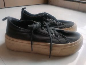 Zudio Black Platform Sneakers