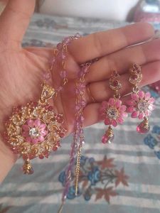 Chain Pendant With Earings